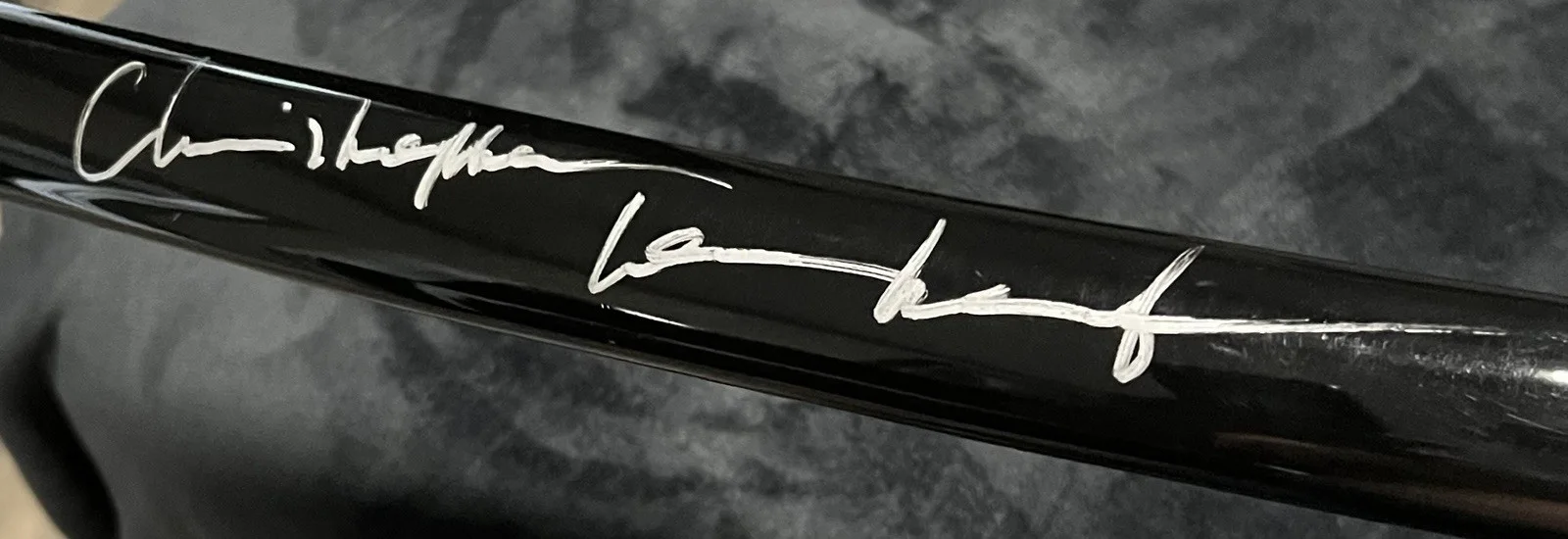 Christopher Lambert — Christopher Lambert Connor McLeod Signed Highlander Katana Sword Photo Proof, изображение 5