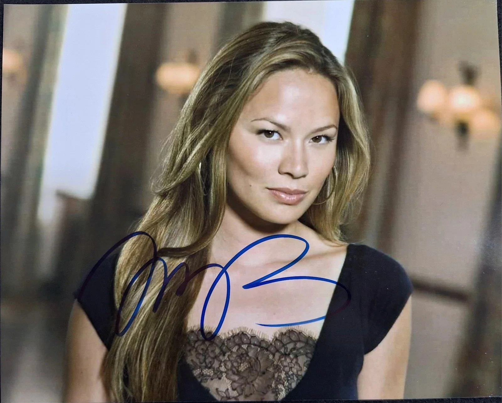 Moon Bloodgood — Moon Bloodgood hand signed autographed 8x10 photo w/Hologram COA