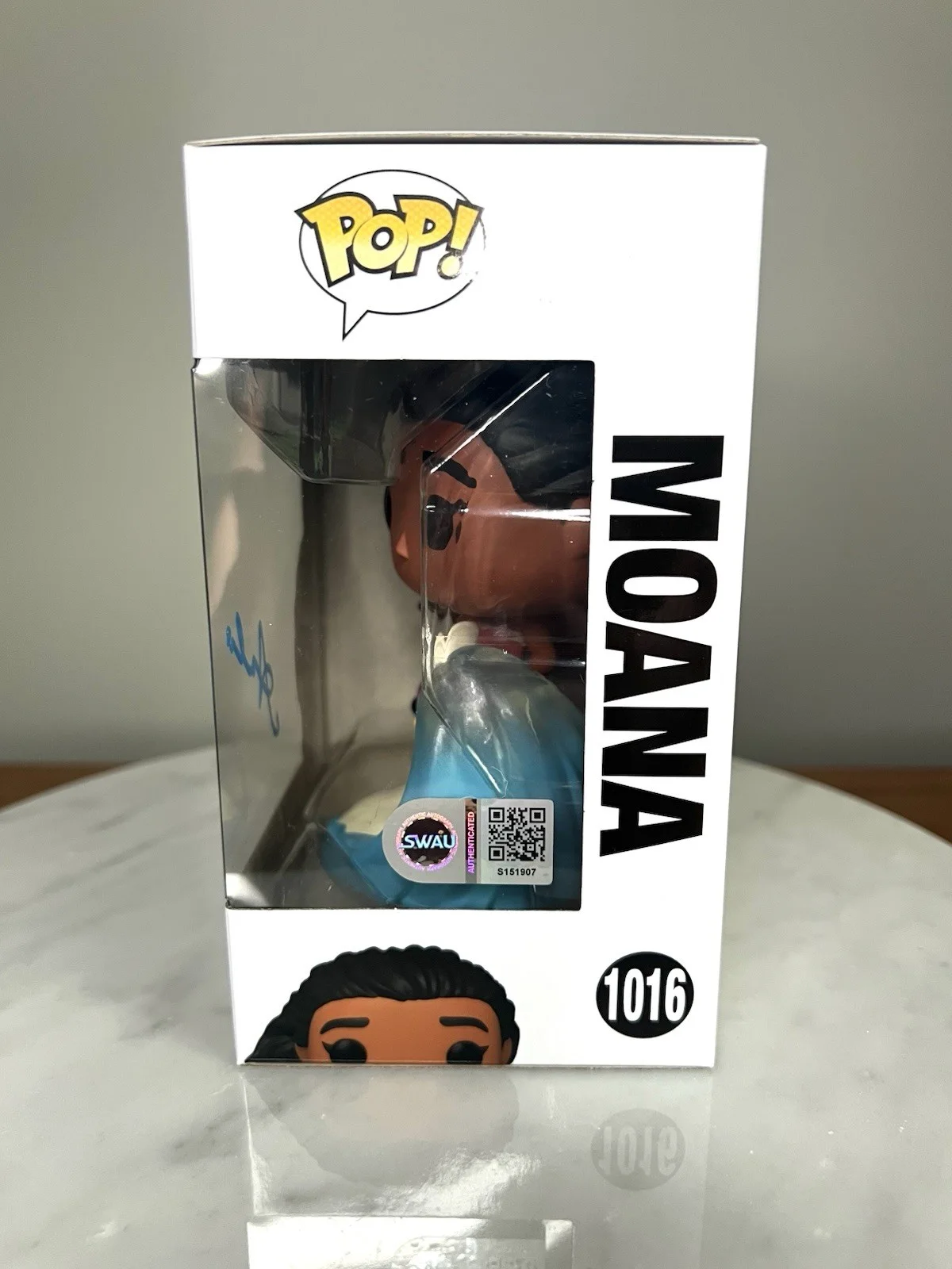 Auli’i Cravalho — Auli’i Cravalho Signed Moana Funko Pop SWAU COA￼, изображение 3