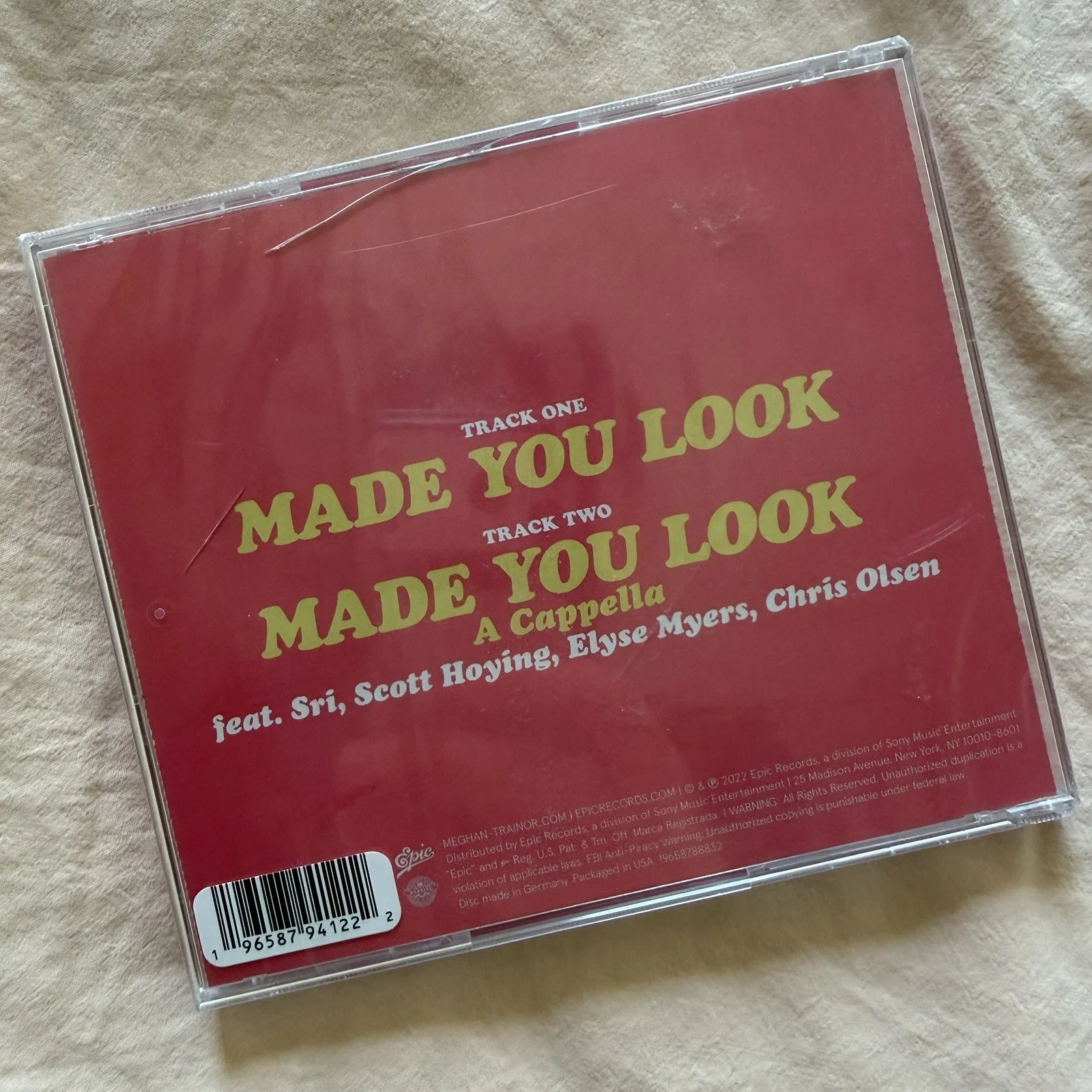 "All About That Bass" Meghan Trainor Hand Signed CD Insert Sealed, image 2