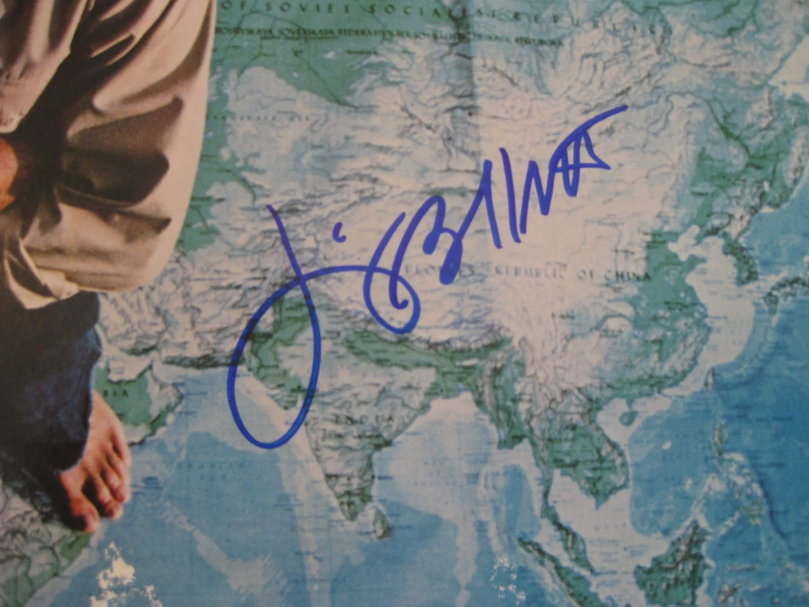 JIMMY BUFFETT - Rare AUTOGRAPHED 1981 "SOMEWHERE OVER CHINA" ALBUM - HAND SIGNED, image 2