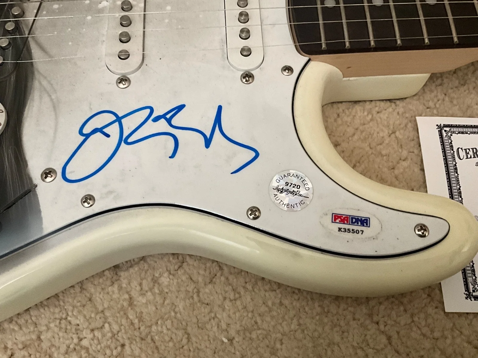OZZY OSBOURNE AUTOGRAPHED SIGNED GUITAR PSA/AUTOGRAPHED PRO’S AUTHENTICATION RIP, image 2