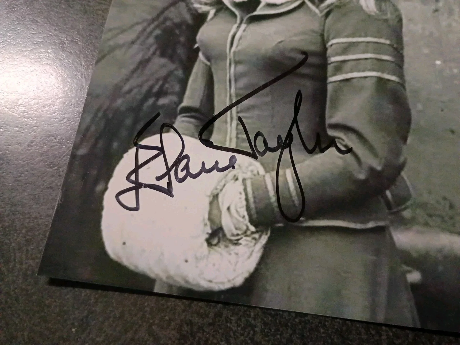 CLAUDIA CHRISTIAN — ELAINE TAYLOR Hand Signed Autograph 4X6 Photo - SEXY JAMES BOND ACTRESS, изображение 2