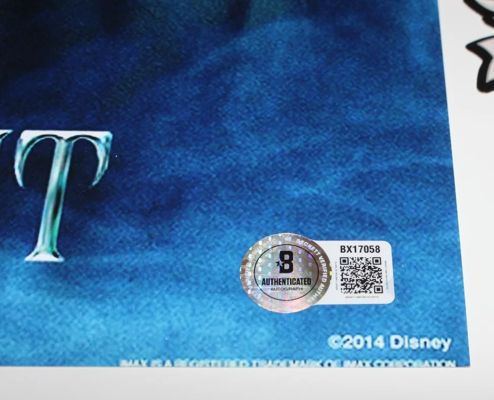 ELLE FANNING SIGNED 'MALEFICENT' 12x18 MOVIE POSTER AUTOGRAPH BECKETT BAS COA, image 2
