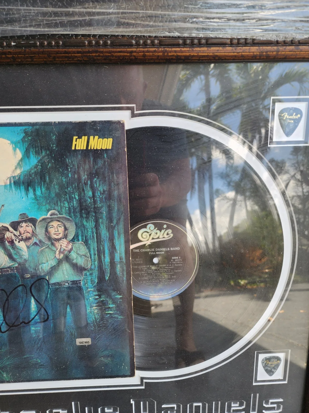 Charlie daniels signed album, cover with album matted and deluxe frame, image 3
