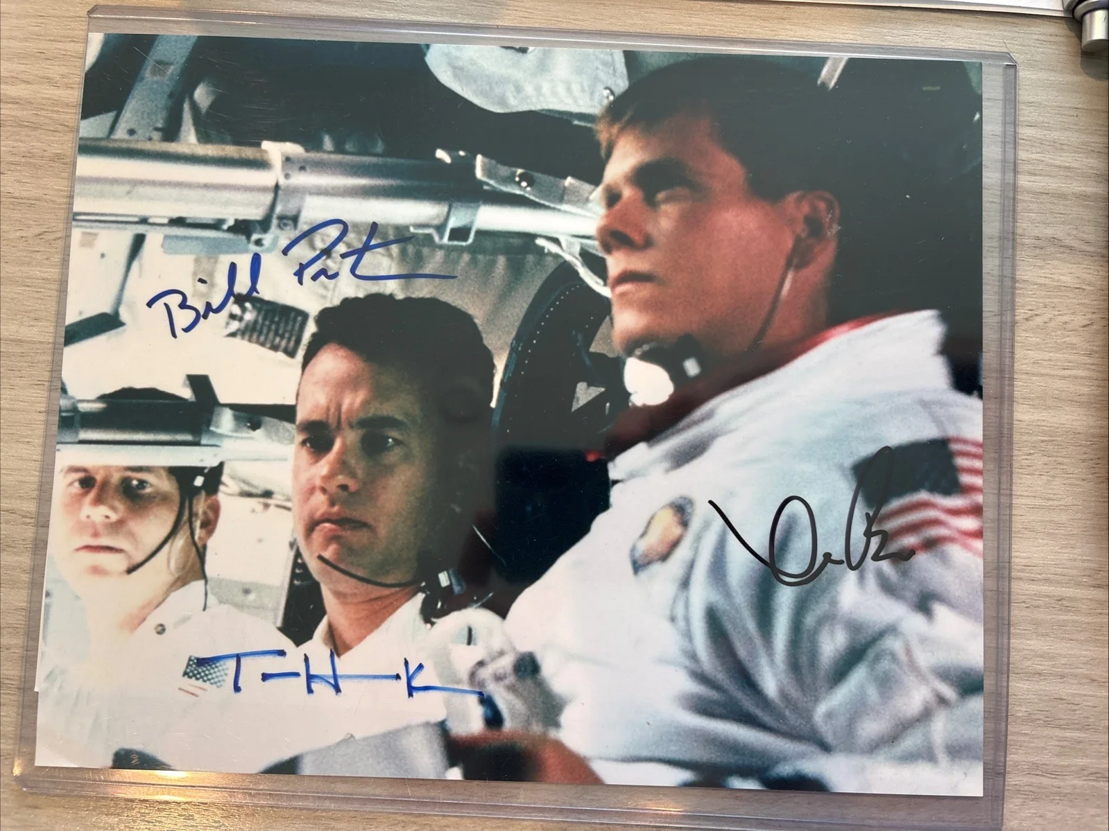 Tom Hanks — TOM HANKS, KEVIN BACON & BILL PAXTON SIGNED 8 X 10 PHOTO APOLLO 13