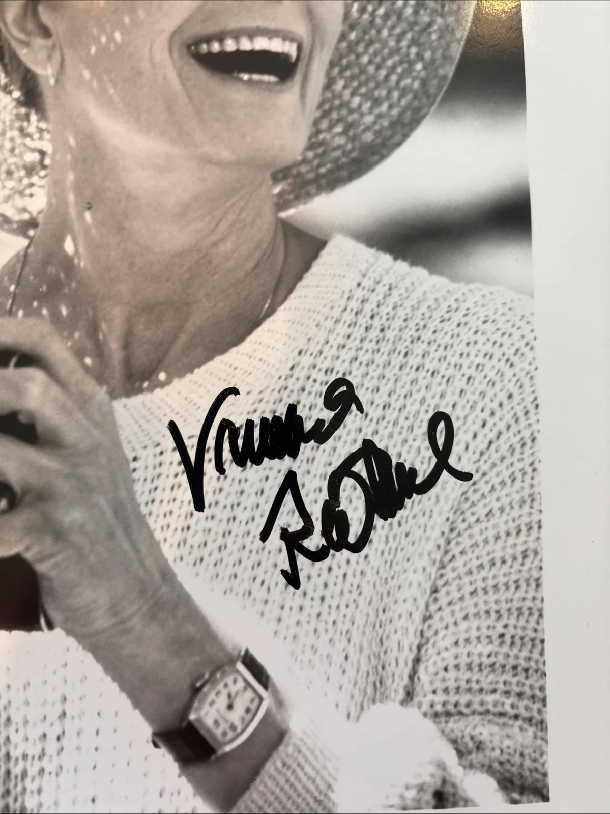 Vanessa Redgrave hand signed Black & White 8” X 10” Photo, изображение 2