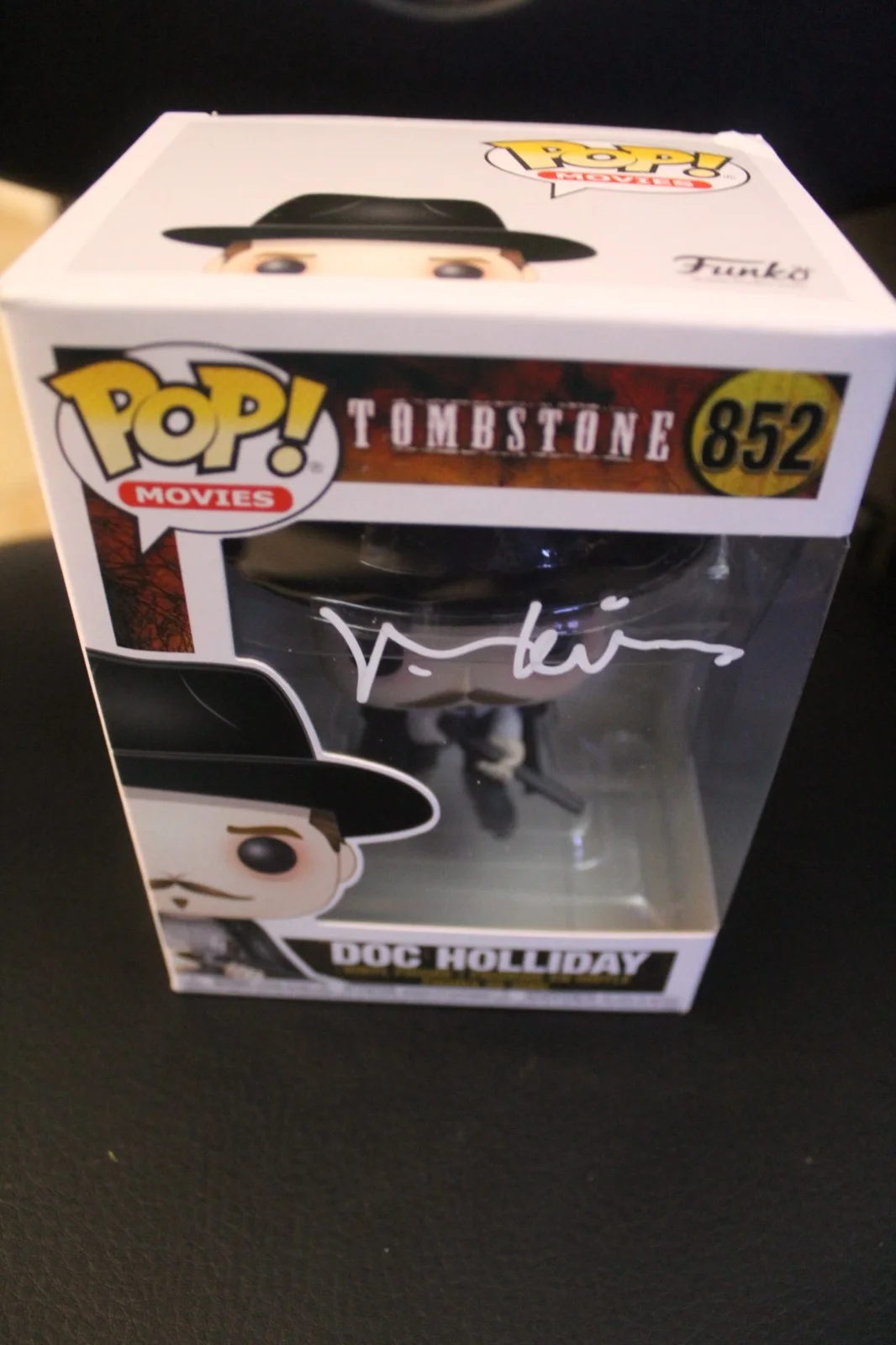 Val Kilmer — Signed Funko Pop Movies #852 - Tombstone - Doc Holiday, Val Kilmer + COA, изображение 3