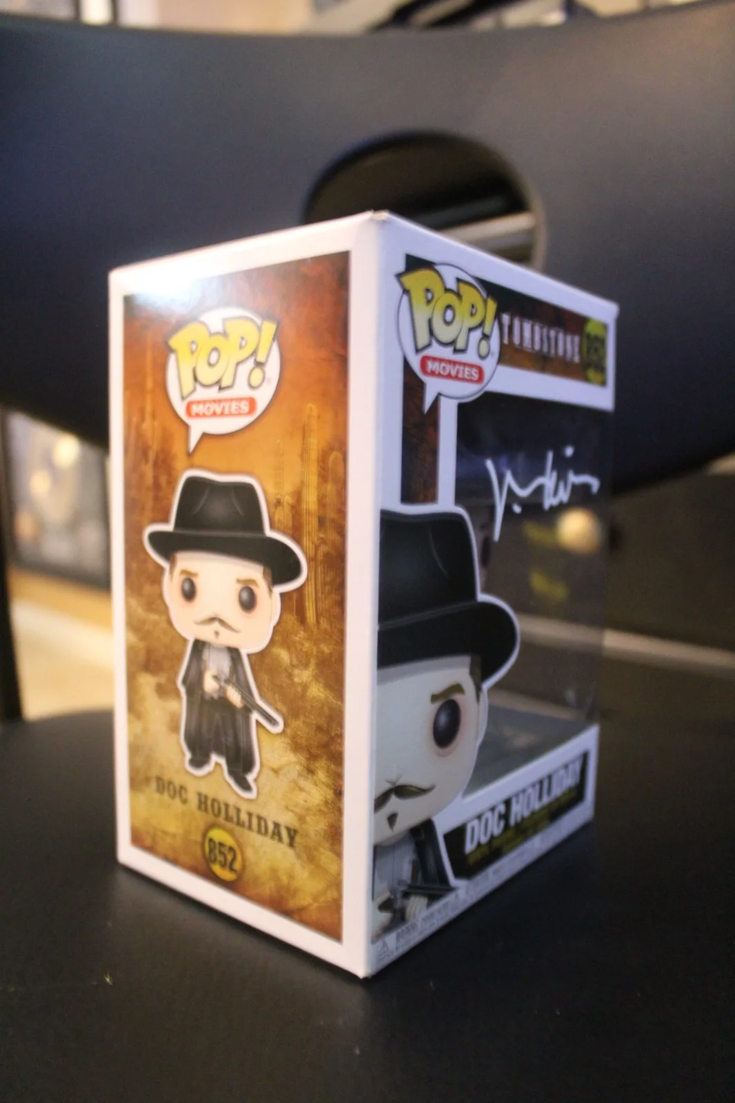Val Kilmer — Signed Funko Pop Movies #852 - Tombstone - Doc Holiday, Val Kilmer + COA, изображение 4
