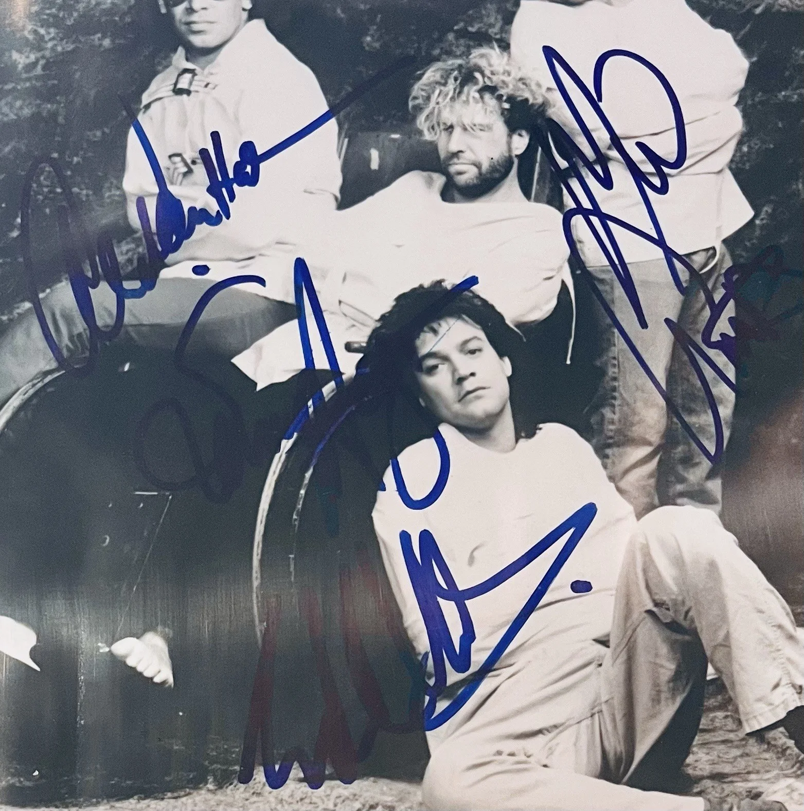 Van Halen Band Signed 1990’s 8x10 Photo Large/Bold Autographs Beckett RARE, изображение 3