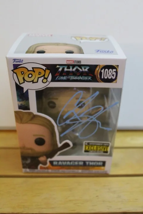 Chris Hemsworth — Signed Pop #1085 - Thor - Love & Thunder - Ravager Thor - Chris Hemsworth + COA, image 2