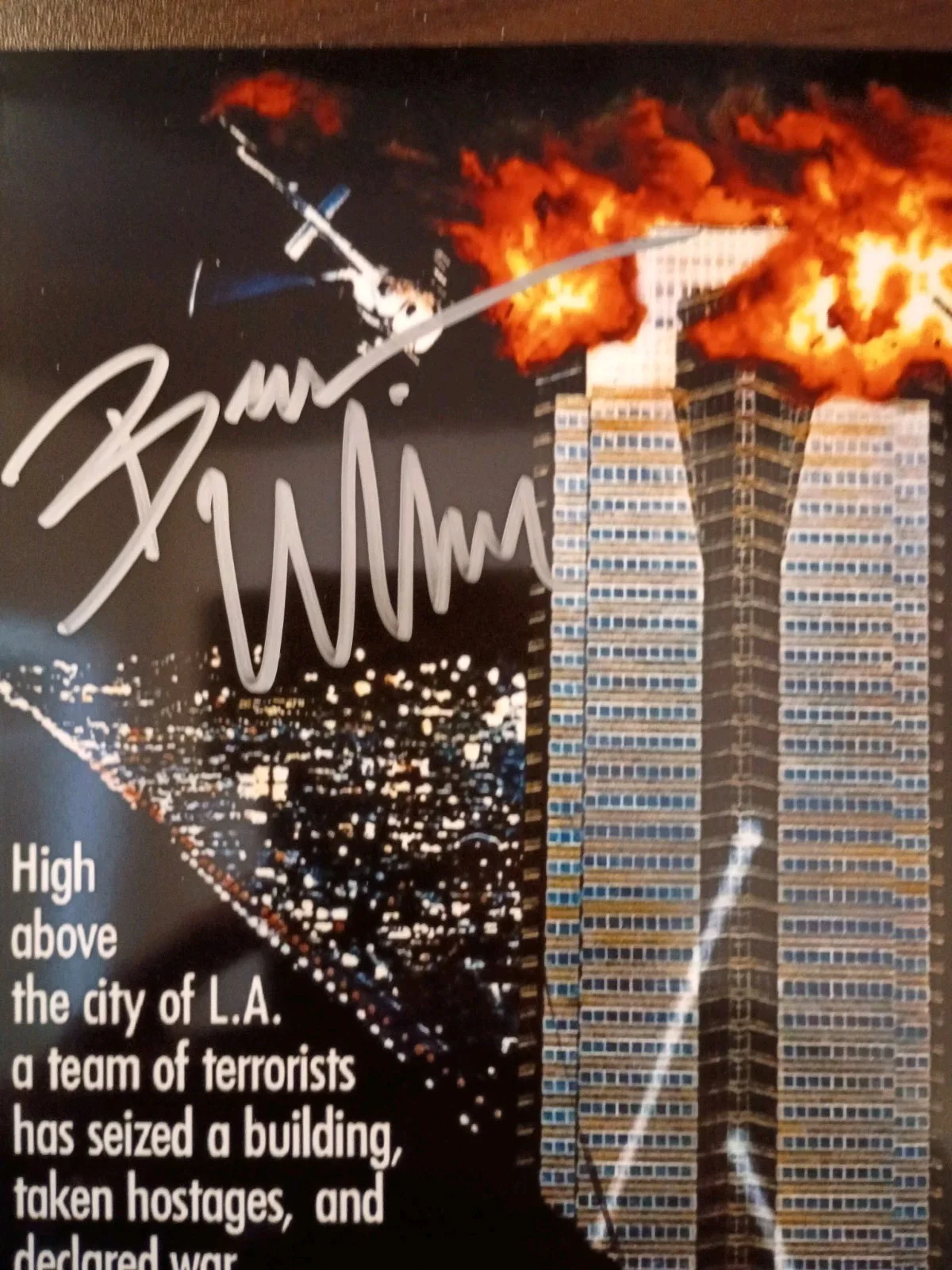 Bruce Willis — Die Hard Bruce Willis Signed 8x10 COA W/Matching Numbered Sticker, image 2