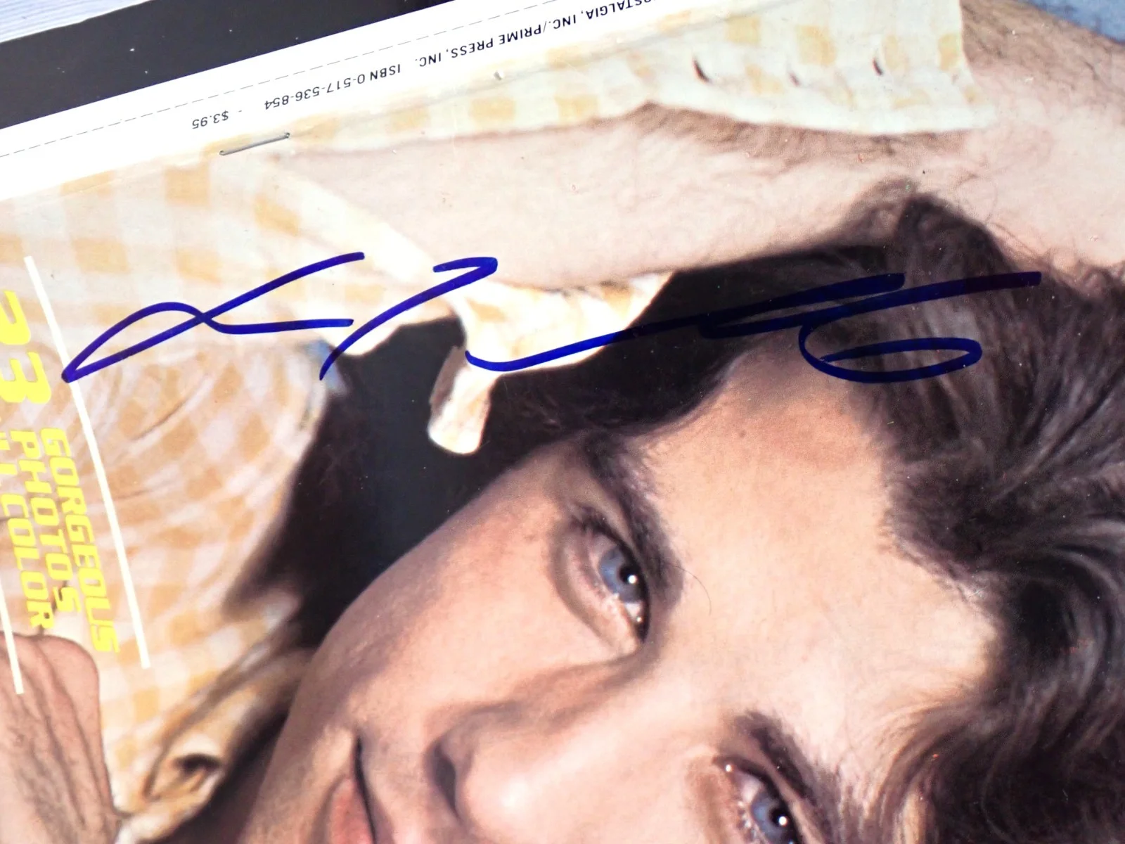 JOHN TRAVOLTA — 1978 JOHN TRAVOLTA AUTOGRAPHED OFFICIAL JOHN TRAVOLTA PICTURE/POSTCARD BOOK, изображение 2
