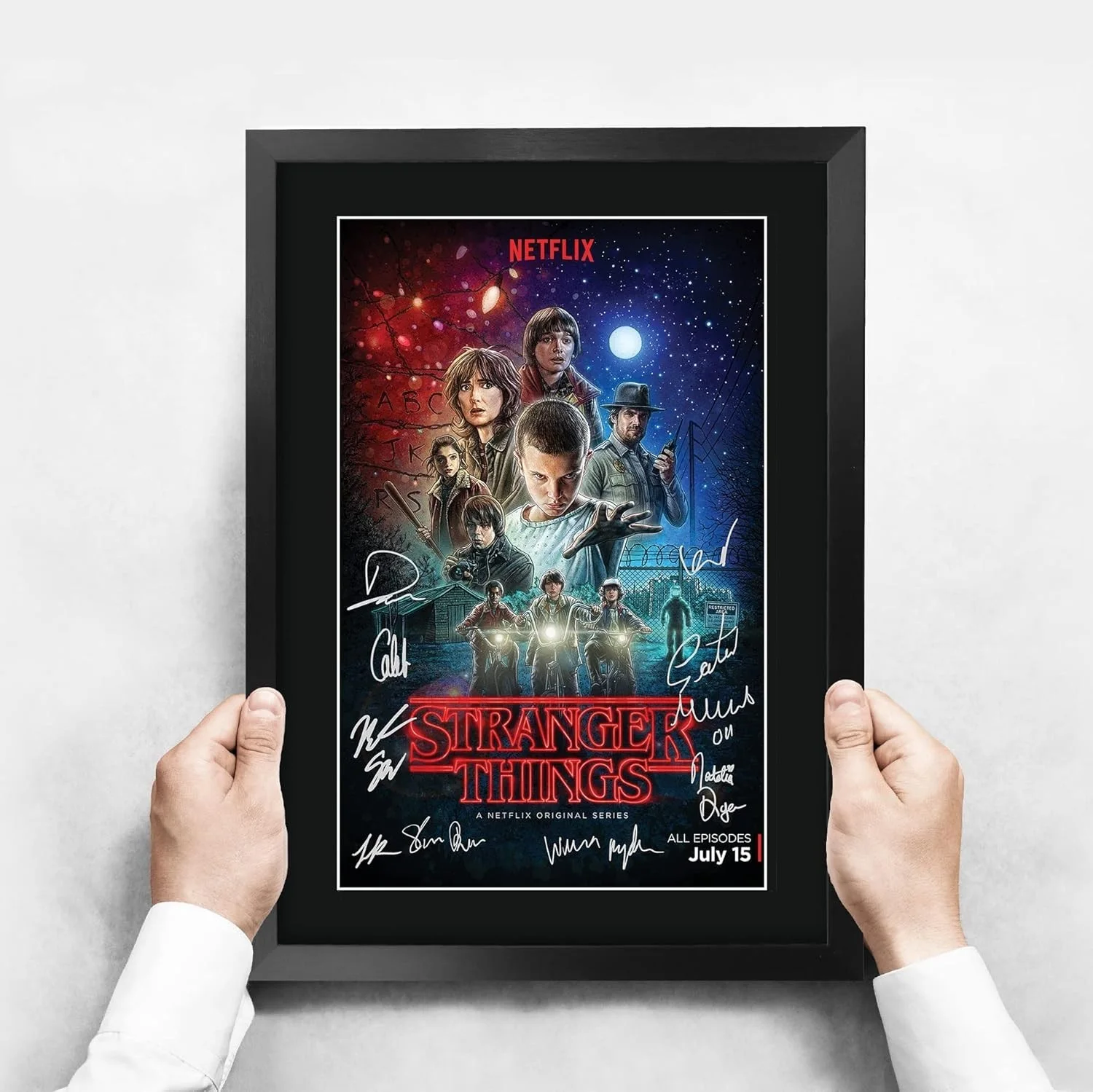 Not Authenticated — "Signed Stranger Things TV Memorabilia 16x12 Framed Picture"^, image 5