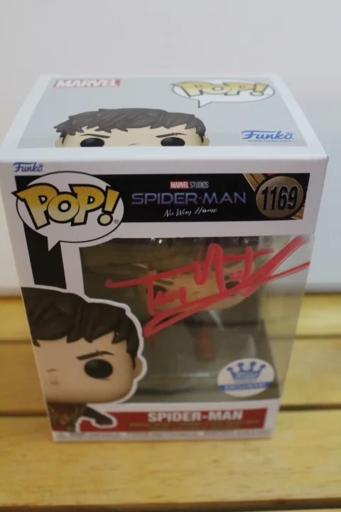 Tom Holland — Signed Funko Pop Movies #1169 - SPIDERMAN - No Way Home, Tom Holland+ COA, изображение 2