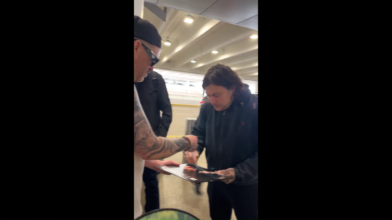 FRANK IERO SIGNED MY CHEMICAL ROMANCE LIFE ON THE MURDER SCENE VINYL EXACT PROOF, image 2