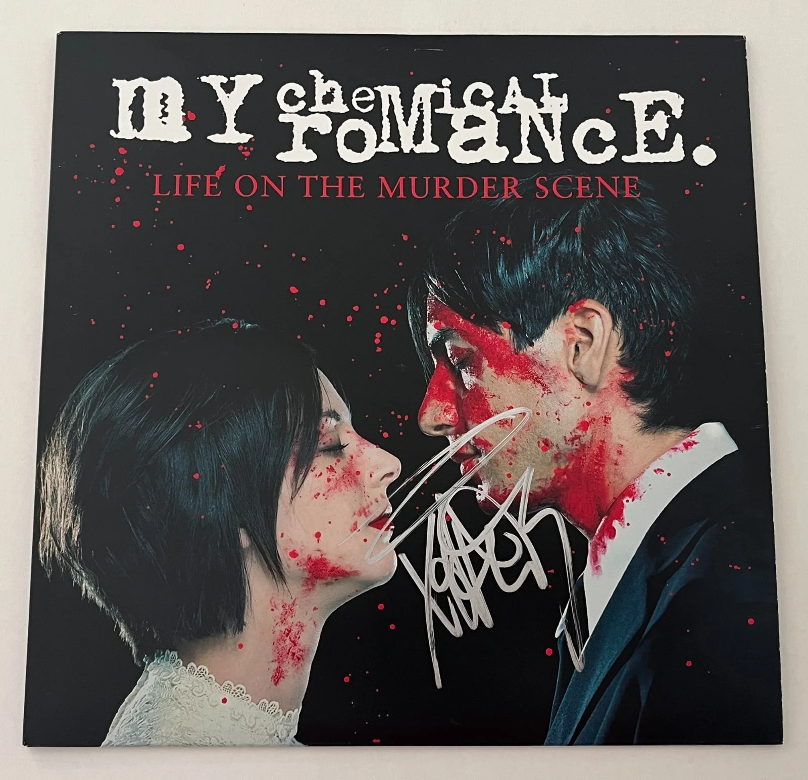 FRANK IERO SIGNED MY CHEMICAL ROMANCE LIFE ON THE MURDER SCENE VINYL EXACT PROOF, image 3