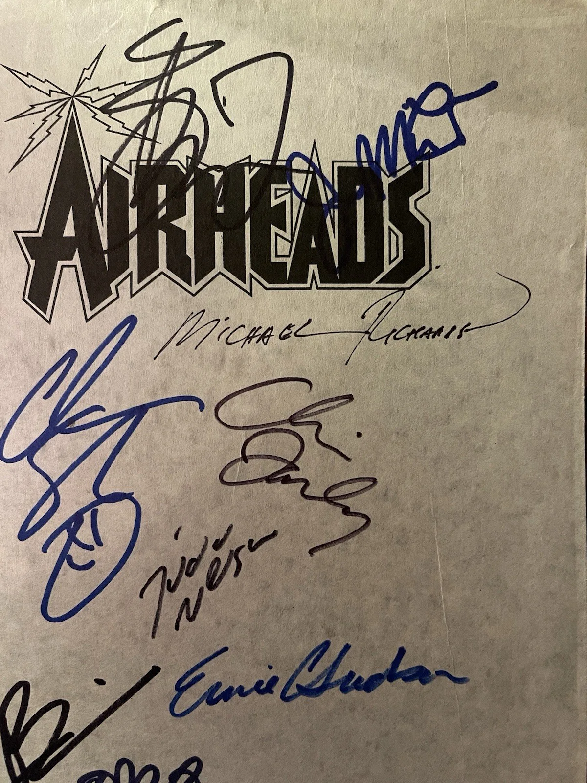 Adam Sandler / Brendan Fraser/Chris Farley. 7 others — Airheads 1997 Movie Prop. Hand Signed by 10 Cast Sandler / Fraser /Farley. RARE, изображение 4