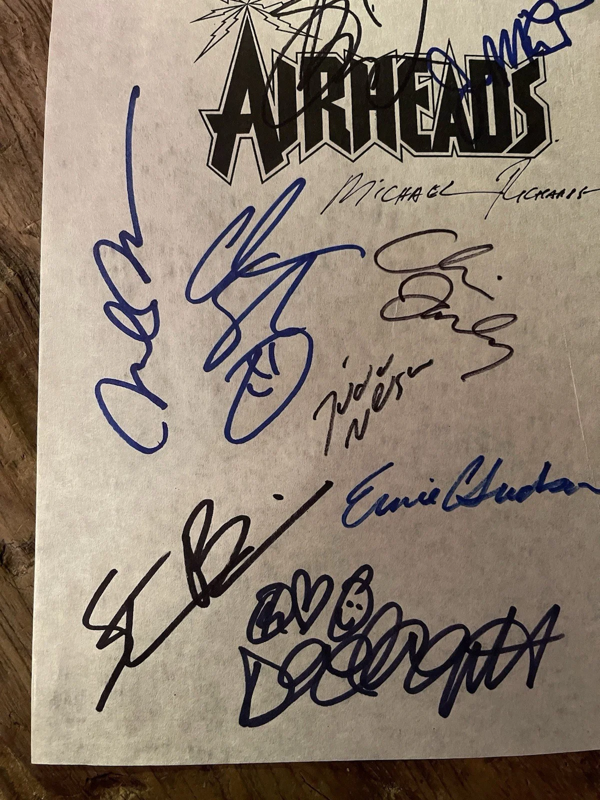 Adam Sandler / Brendan Fraser/Chris Farley. 7 others — Airheads 1997 Movie Prop. Hand Signed by 10 Cast Sandler / Fraser /Farley. RARE, изображение 5