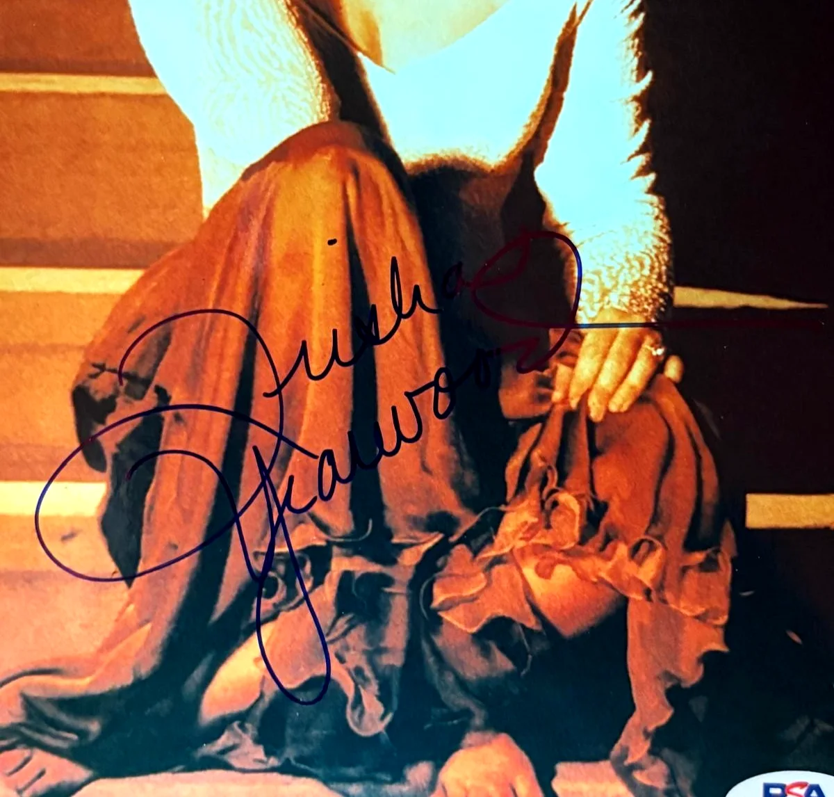 TRISHA YEARWOOD SIGNED AUTOGRAPHED 8X10 PHOTO SHE'S IN LOVE WITH THE BOY PSA COA, изображение 3