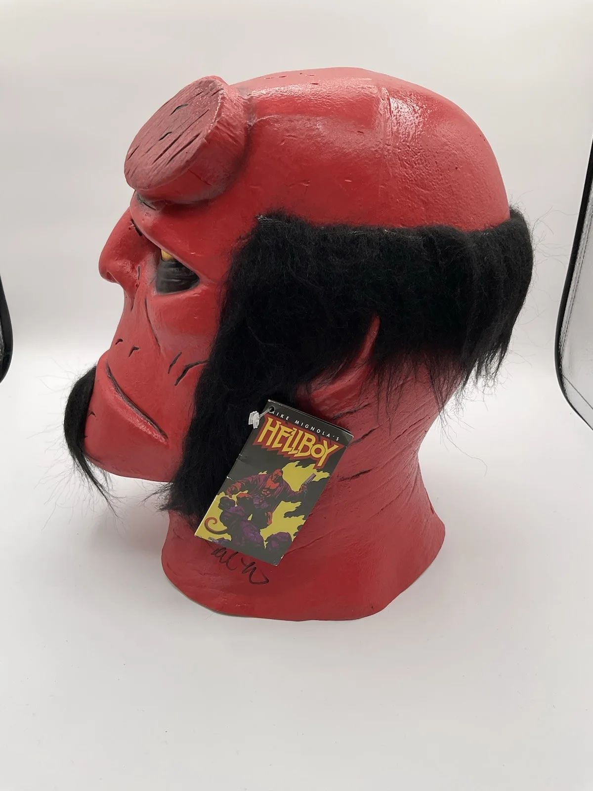 Guillermo del Toro — Guillermo del Toro signed Mask Hellboy signed mask BAS Rare Del Toro Prop auto, image 4