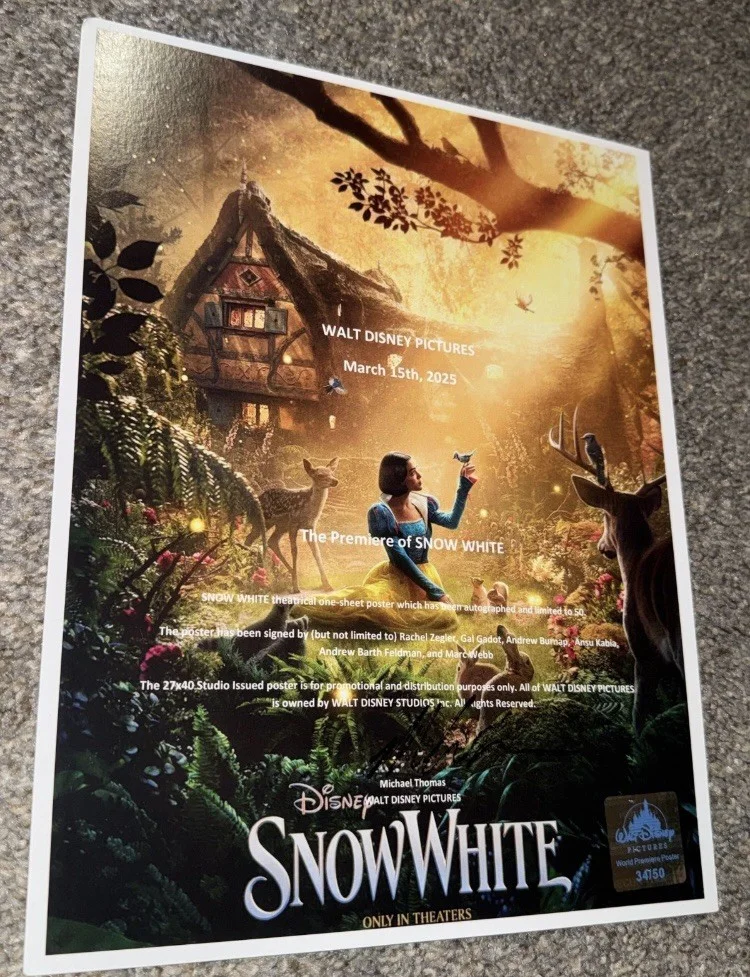 Disney Snow White Movie Poster Cast Signed Rachel Zegler COA Rare Classic, изображение 5