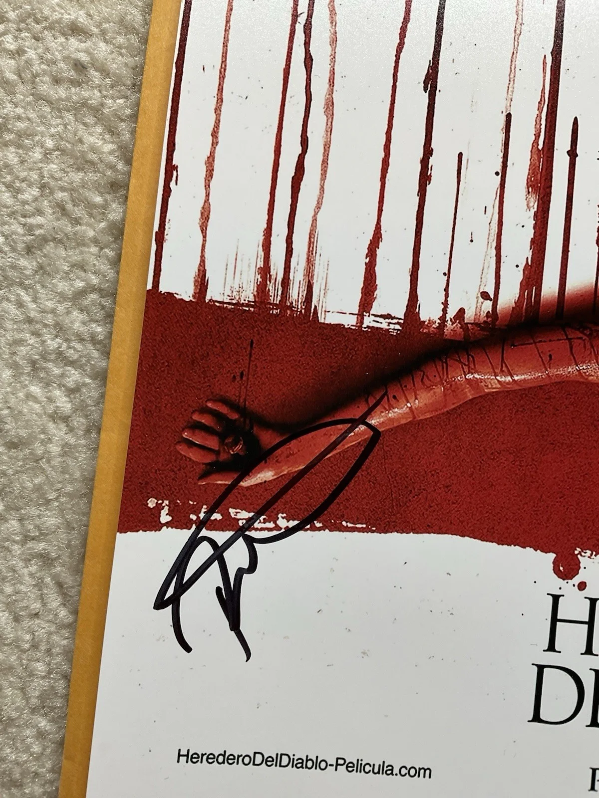 Tyler Gillett — Devils Due signed 12x18 BAS Spanish Matt Bettinelli-Olpin signed 12x18 Horror, изображение 2