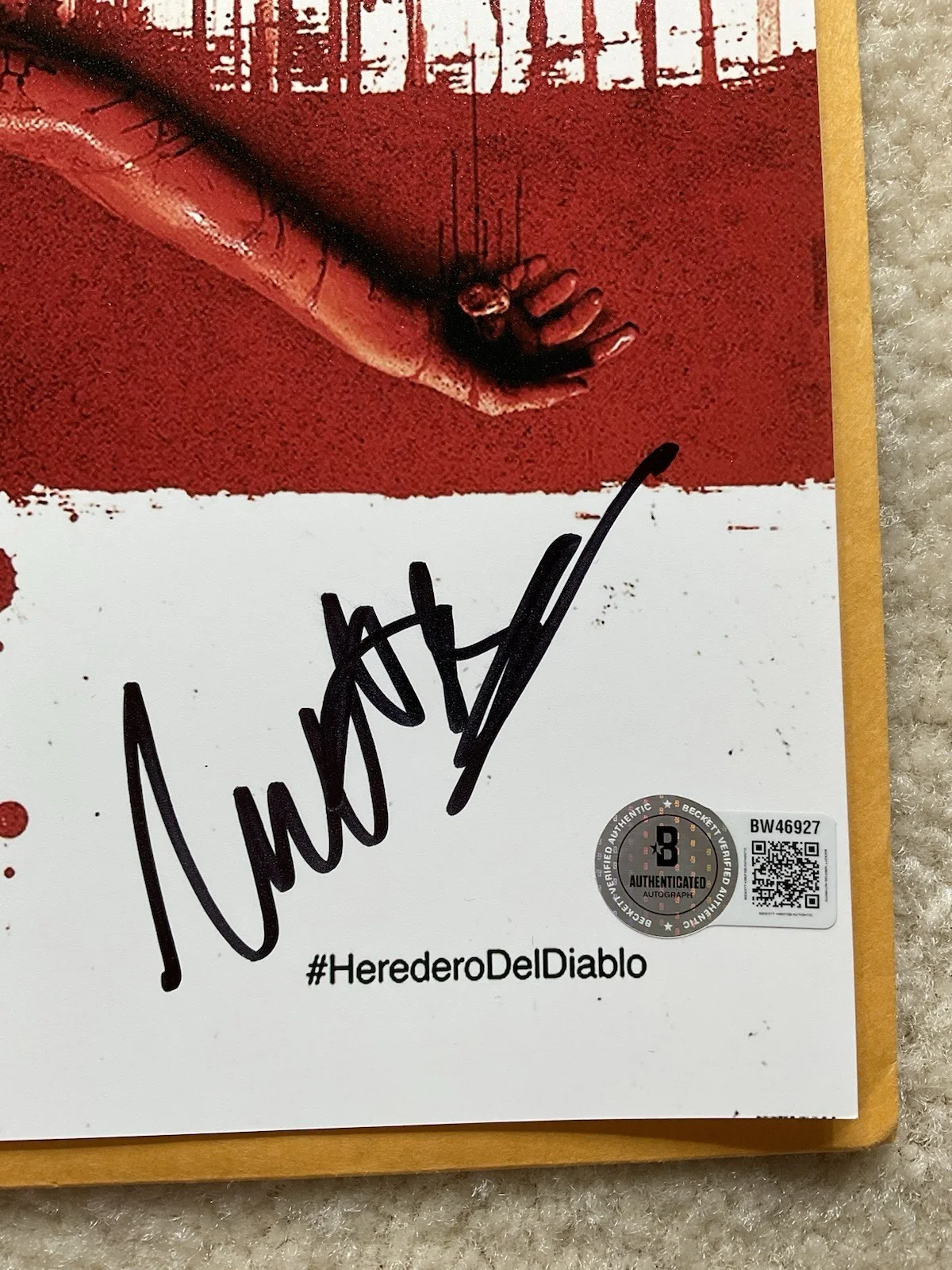 Tyler Gillett — Devils Due signed 12x18 BAS Spanish Matt Bettinelli-Olpin signed 12x18 Horror, изображение 3