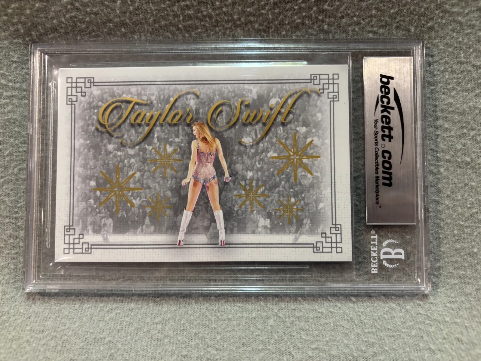 TAYLOR SWIFT BGS BECKETT SLAB CARD Cut Signature Autograph auto, image 3