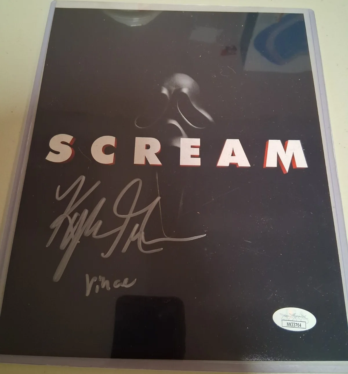 Kyle Gallner — Kyle Gallner Signed Scream 2022 8x10 Photo Auto “Vince” Inscribed JSA COA