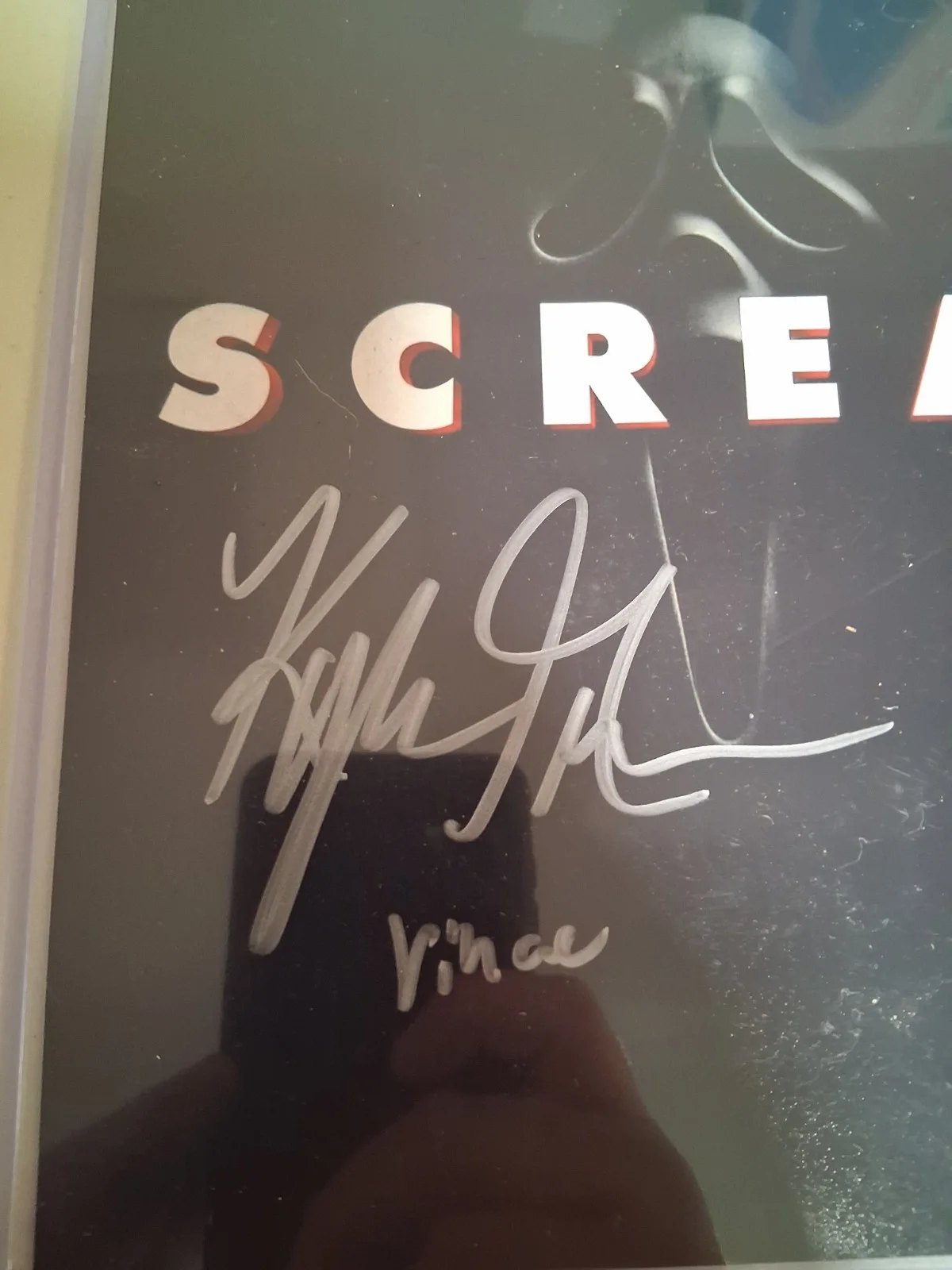 Kyle Gallner — Kyle Gallner Signed Scream 2022 8x10 Photo Auto “Vince” Inscribed JSA COA, image 2