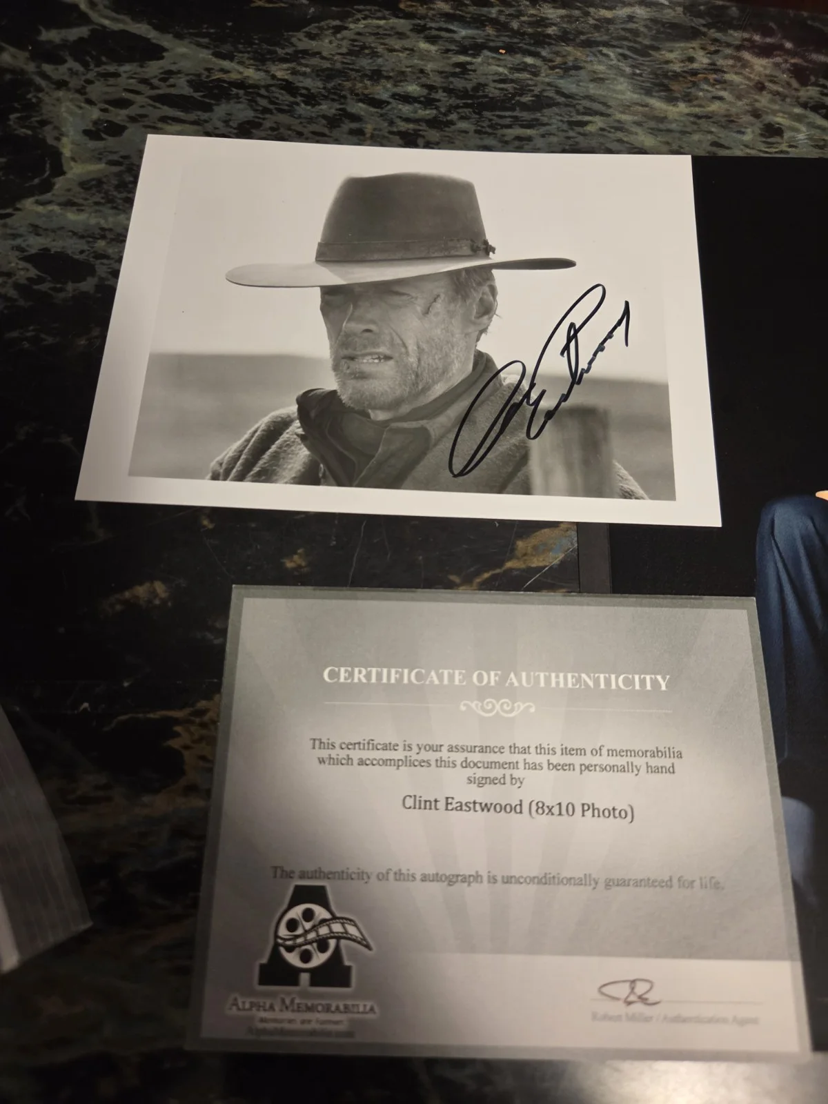 Lot Of (3) Clint Eastwood Autographs Photo And Index Card Signed, изображение 3
