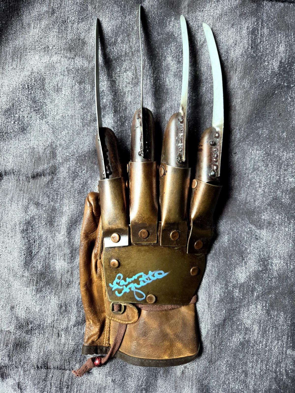 Patricia Arquette — Patricia Arquette Signed Nightmare On Elm Street 3 Freddy Krueger Glove JSA COA+