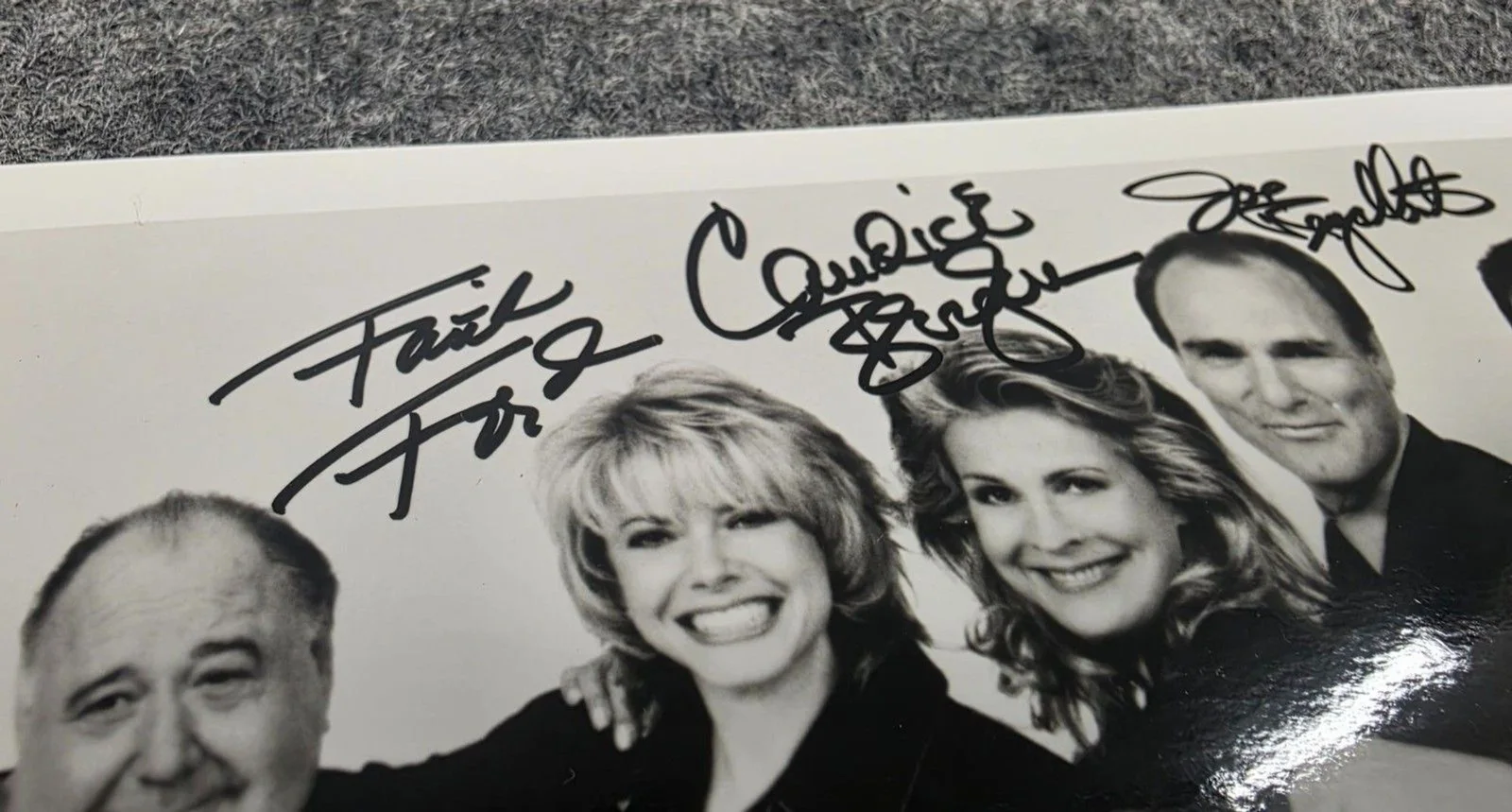 Murphy Brown Autographed Black White Cast Photo Glossy Print 8x10 Signed Bergen, image 4