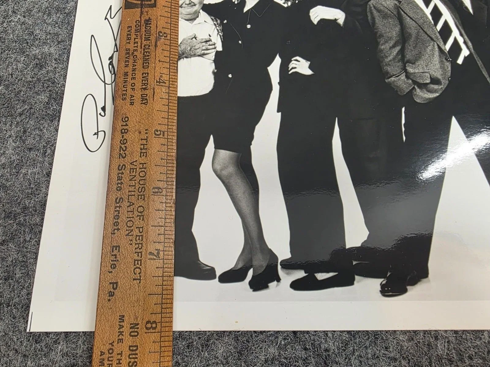 Murphy Brown Autographed Black White Cast Photo Glossy Print 8x10 Signed Bergen, image 5