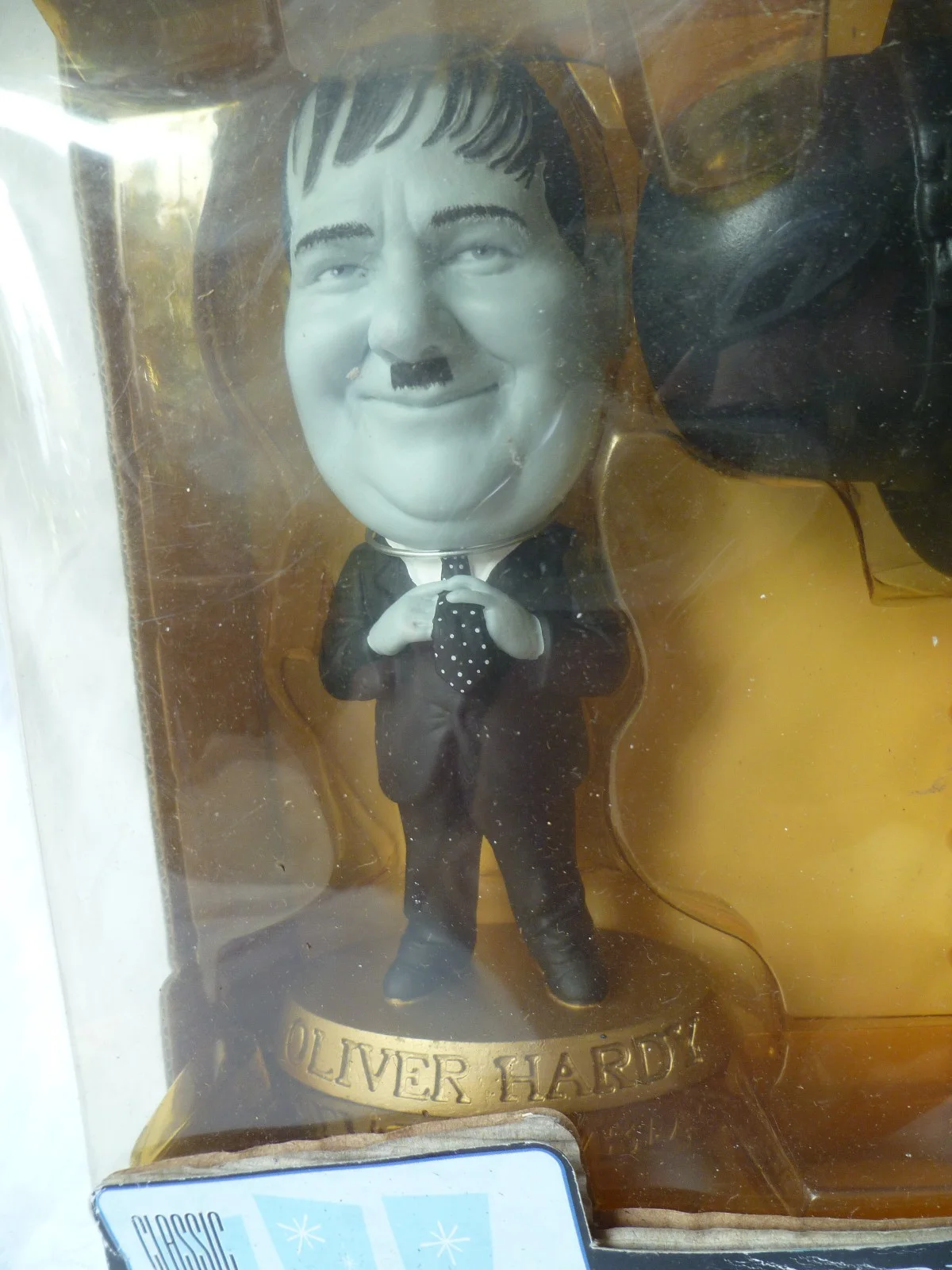 Headliners XL Oliver Hardy Figurine Statue DAMAGED BOX, image 2