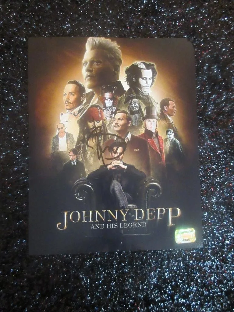 JOHNNY DEPP — JOHNNY DEPP HAND SIGNED 8X10 PICTURED MANY ROLES AND HIS LEGEND AUTOGRAPH COA 2, изображение 3