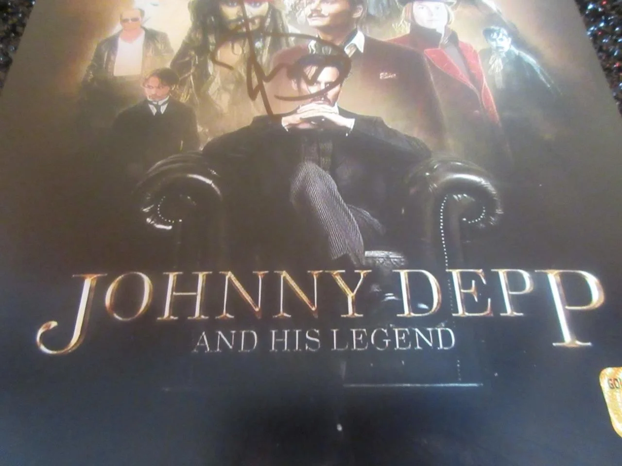 JOHNNY DEPP — JOHNNY DEPP HAND SIGNED 8X10 PICTURED MANY ROLES AND HIS LEGEND AUTOGRAPH COA 2, изображение 4