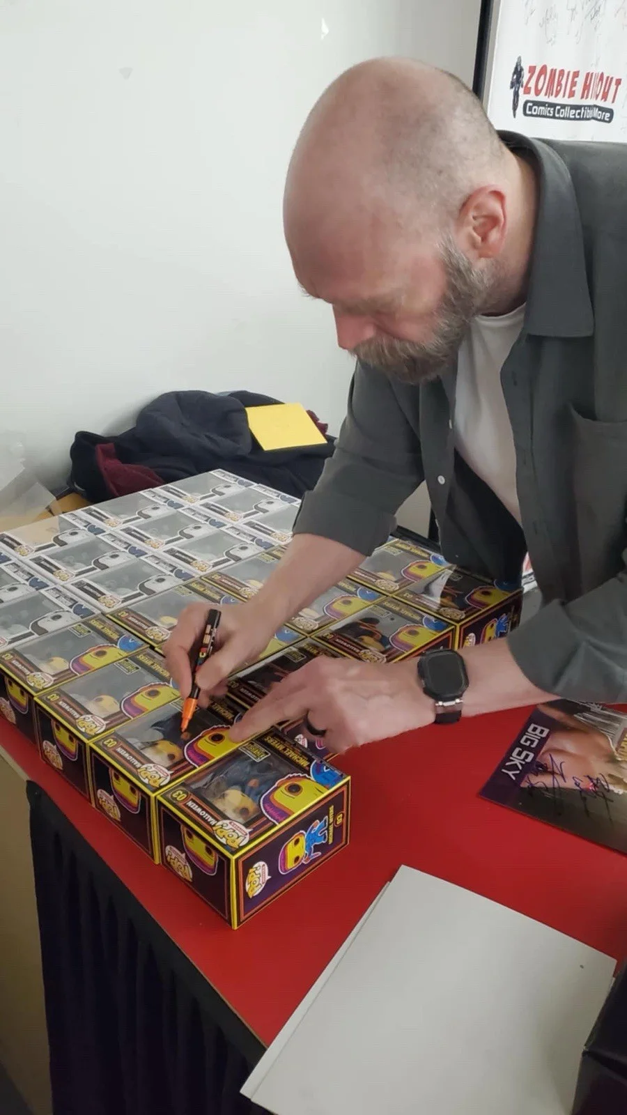 TYLER MANE — TYLER MANE SIGNED MICHAEL MYERS FUNKO POP 03 Black Light AUTOGRAPH PSA COA, изображение 3