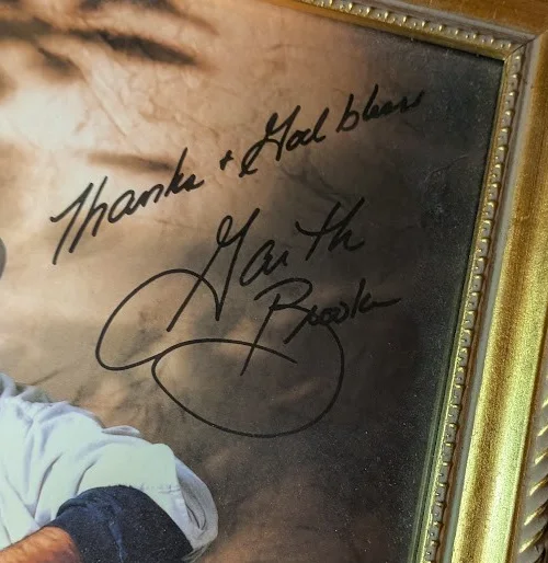 Garth Brooks The Limited Series + Autograph Pic, image 4