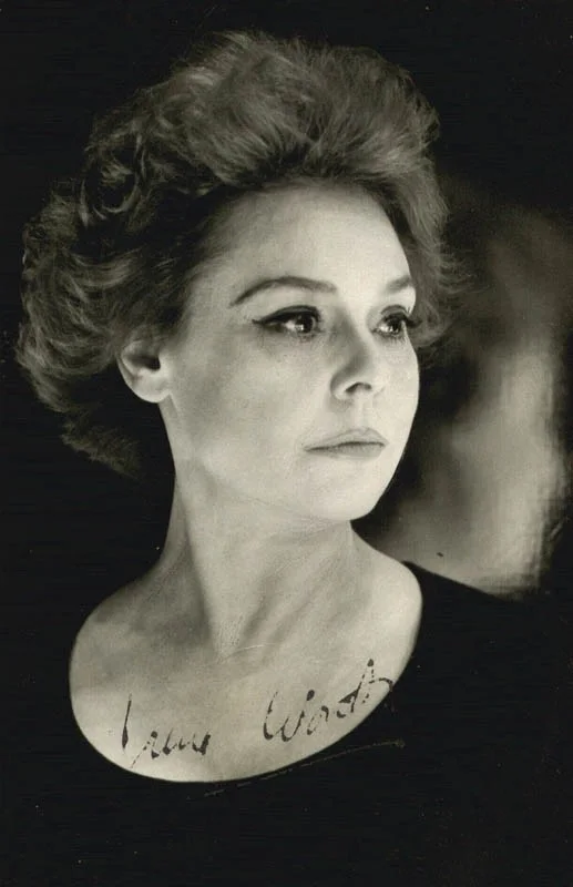 Irene Worth — IRENE WORTH - AUTOGRAPHED SIGNED PHOTOGRAPH