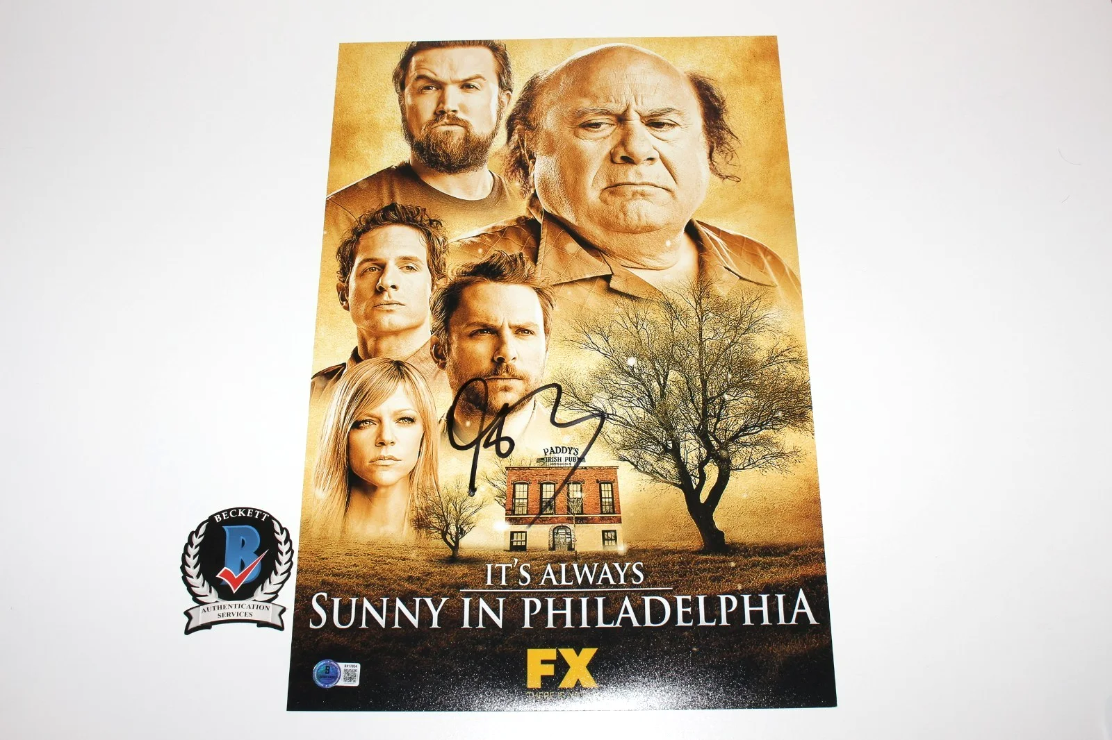 Charlie Day — CHARLIE DAY SIGNED IT'S ALWAYS SUNNY IN PHILADELPHIA 12x18 SHOW POSTER 3 BECKETT, изображение 2