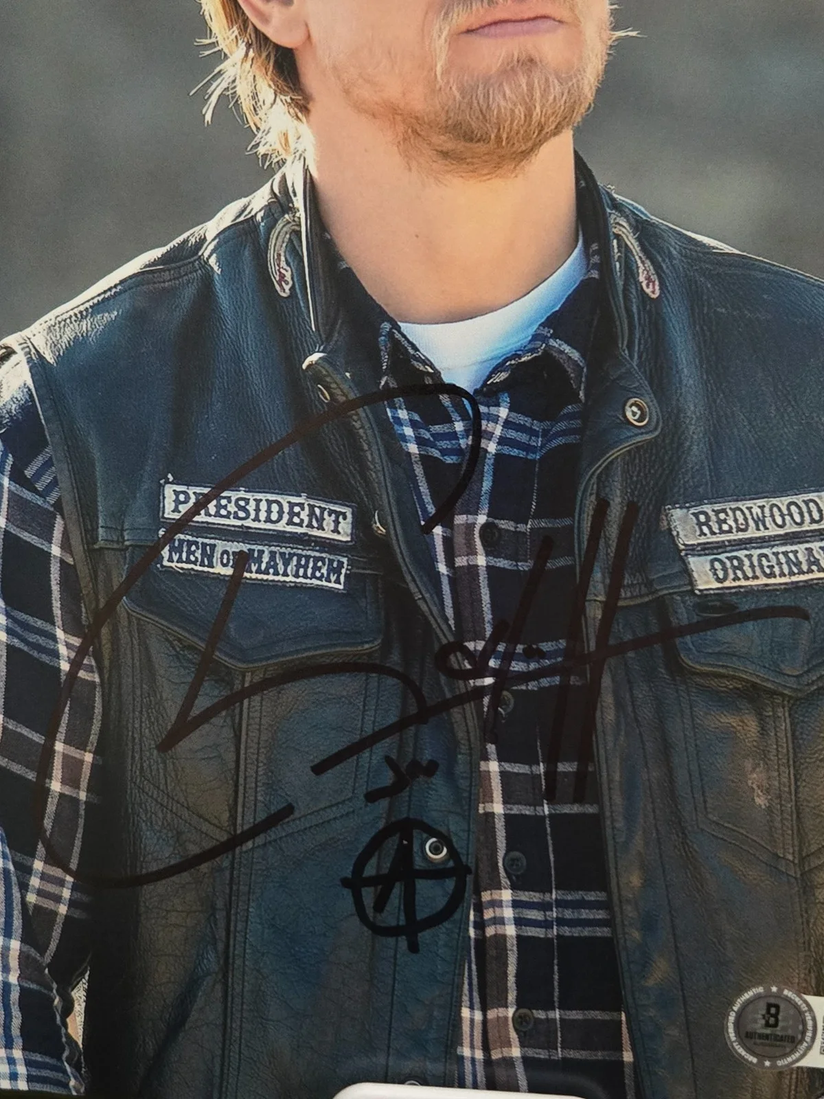 Charlie Hunnam — Charlie Hunnam Sons of Anarchy "Jax Teller" Signed 8x10 Photo Beckett Cert., изображение 2