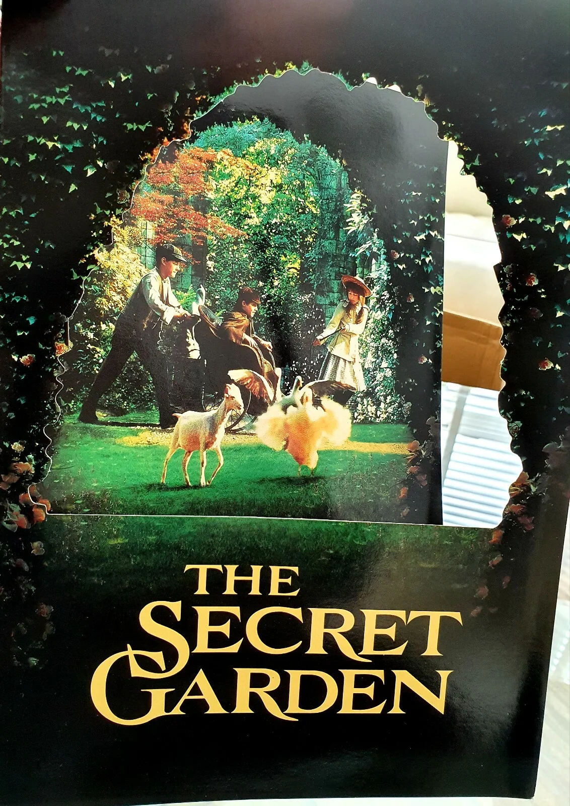 SECRET GARDEN - HIGH QUALITY GLOSSY CARD SYNOPSIS BOOKLET CUTOUT - MAGGIE SMITH, image 2