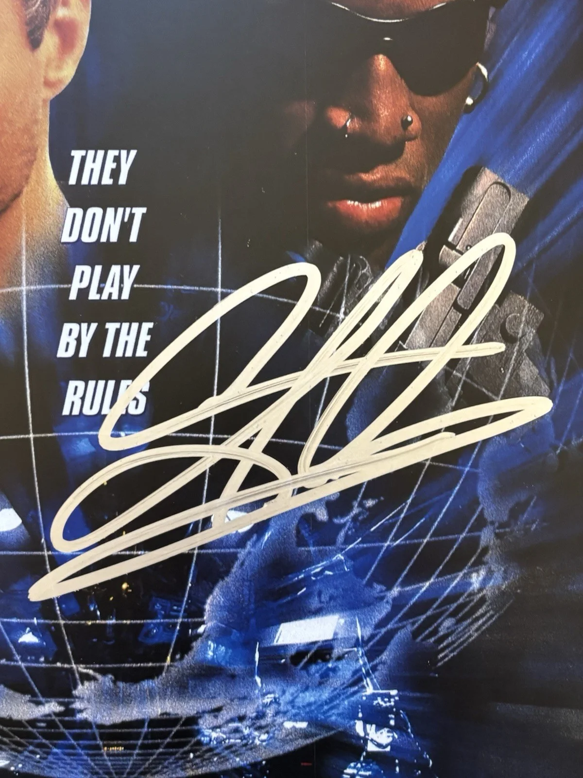 Dennis Rodman — Dennis Rodman Signed "Double Team" 11x17 Movie Poster (Schwartz), изображение 2
