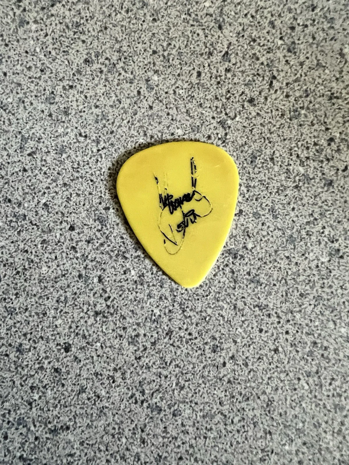 The Dead Daisies Michael Devin Stage Played signed Guitar Pick Whitesnake Bass, изображение 2