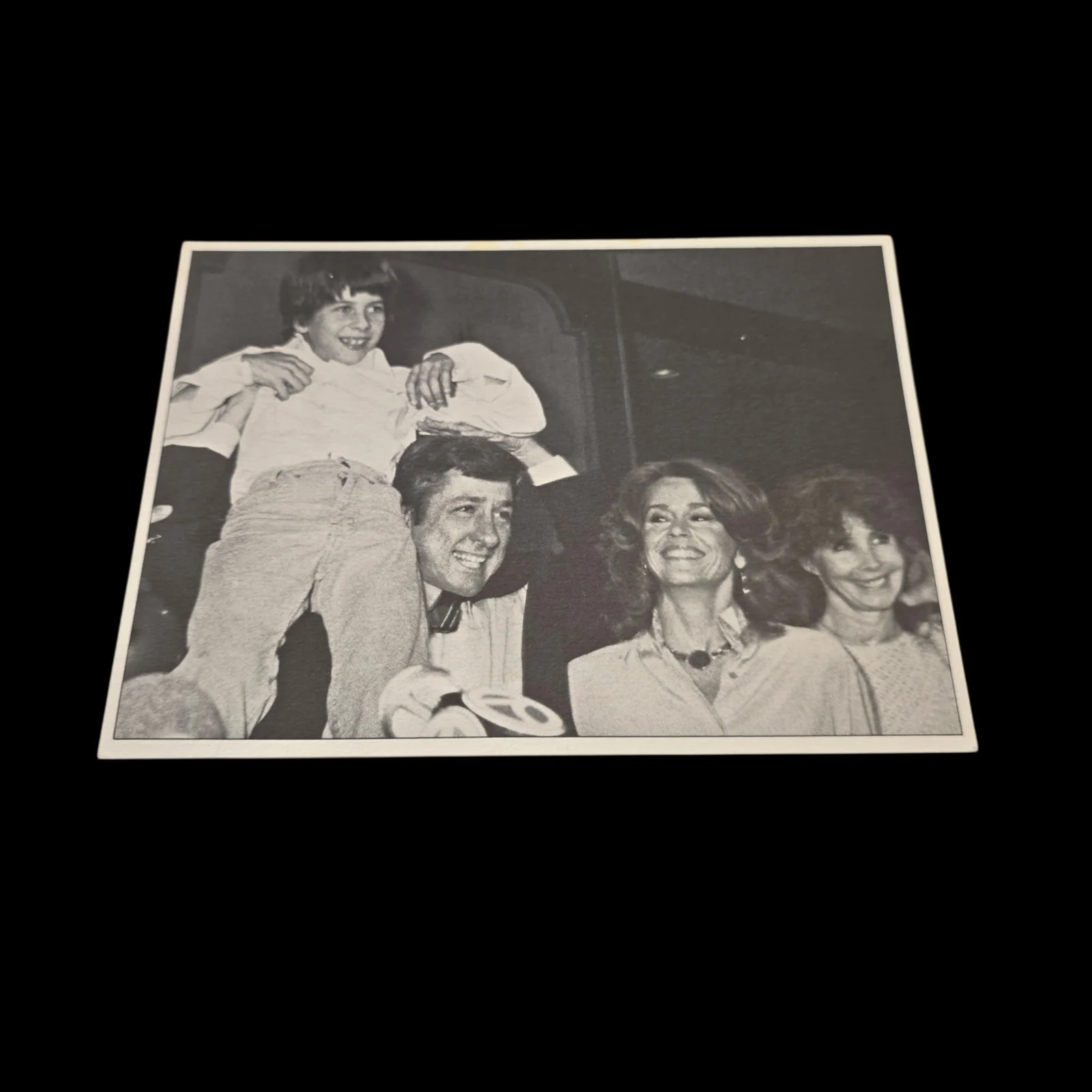Jane Fonda and Tom Hayden 1983 family photo christmas card, изображение 2