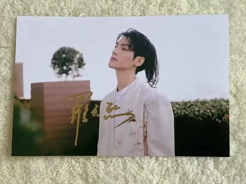 Luo yunxi Signed Autographed Photo 6" Collection, image 2