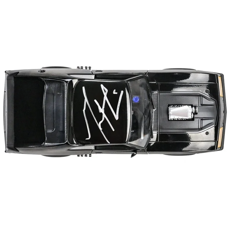 Mel Gibson — Mel Gibson Autographed Mad Max 1:18 Scale Die-Cast 1973 Ford Falcon Interceptor, изображение 3