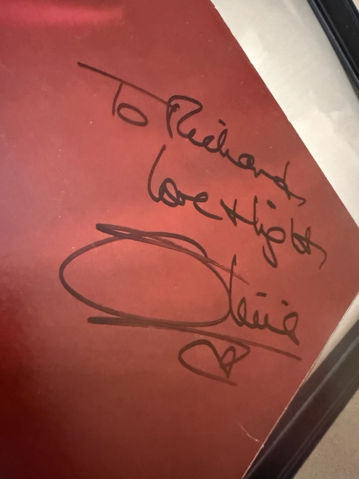 handwritten autograph by the late pop icon Olivia Newton-John., изображение 4